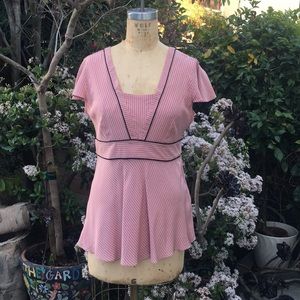 Cute Nine West 100% silk blouse w/ side zipper